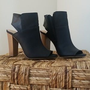 EXPRESS Peep-toe stacked heel bootie